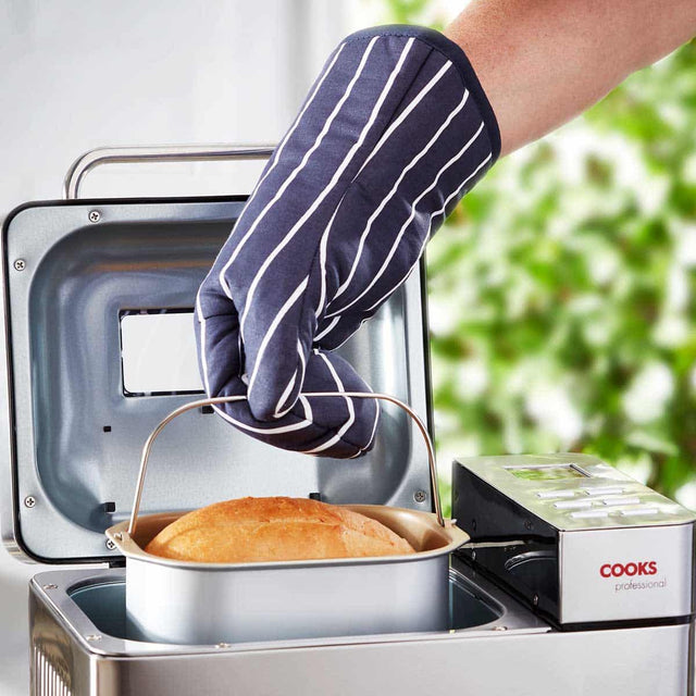 Cooks Professional Bread Maker with Fruit and Seed Dispenser