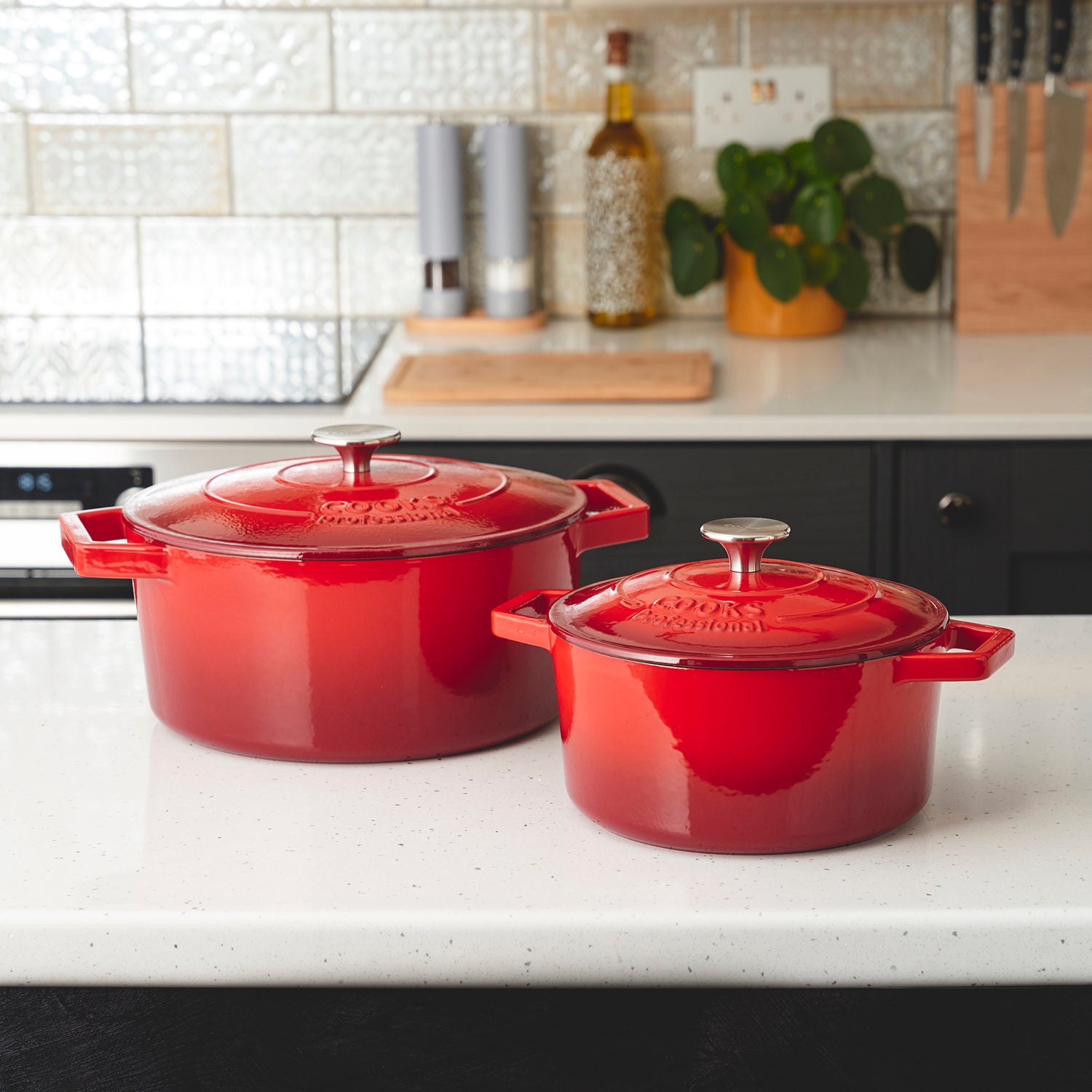 Cooks Professional Set of 2 Cast Iron Casserole | 20cm and 26cm | Graduated Red