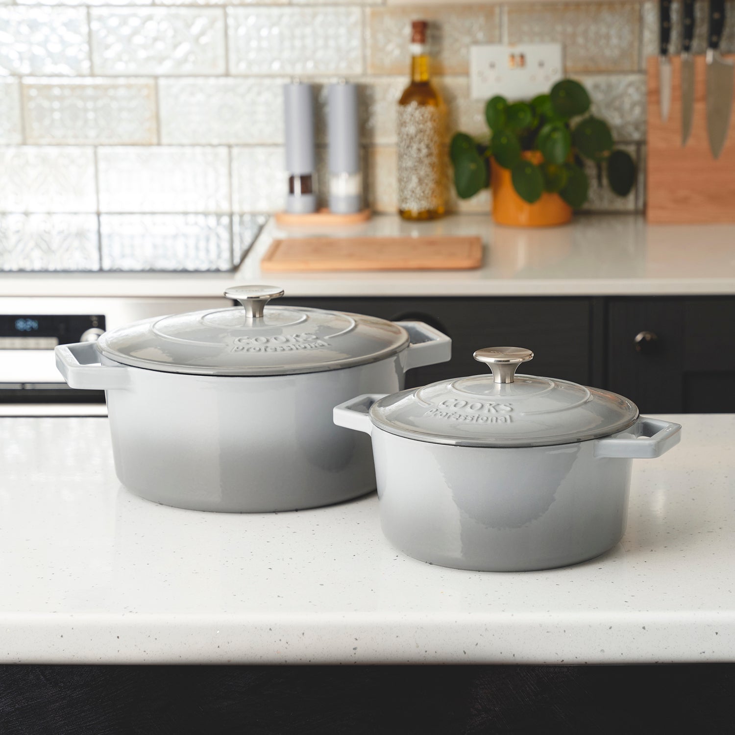 Cooks Professional Set of 2 Cast Iron Casserole | 20cm and 26cm | Graduated Grey