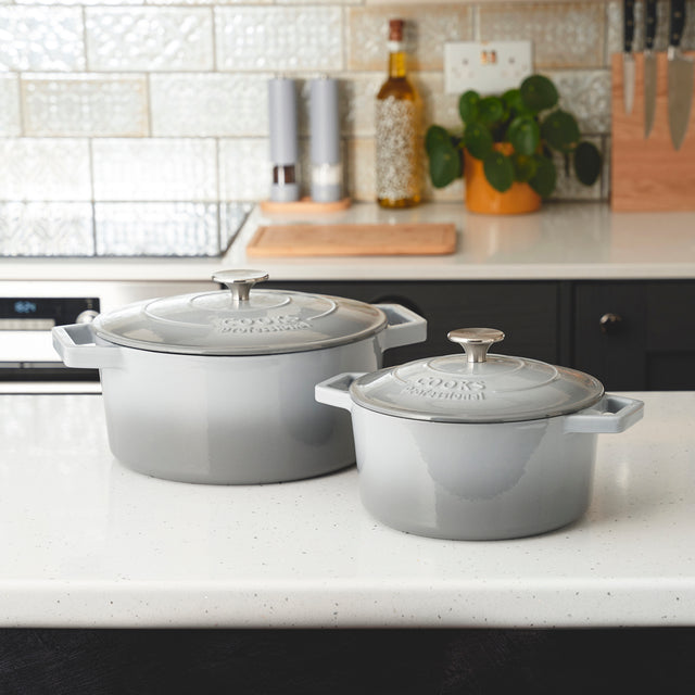 Cooks Professional Set of 2 Cast Iron Casserole | 20cm and 26cm | Graduated Grey