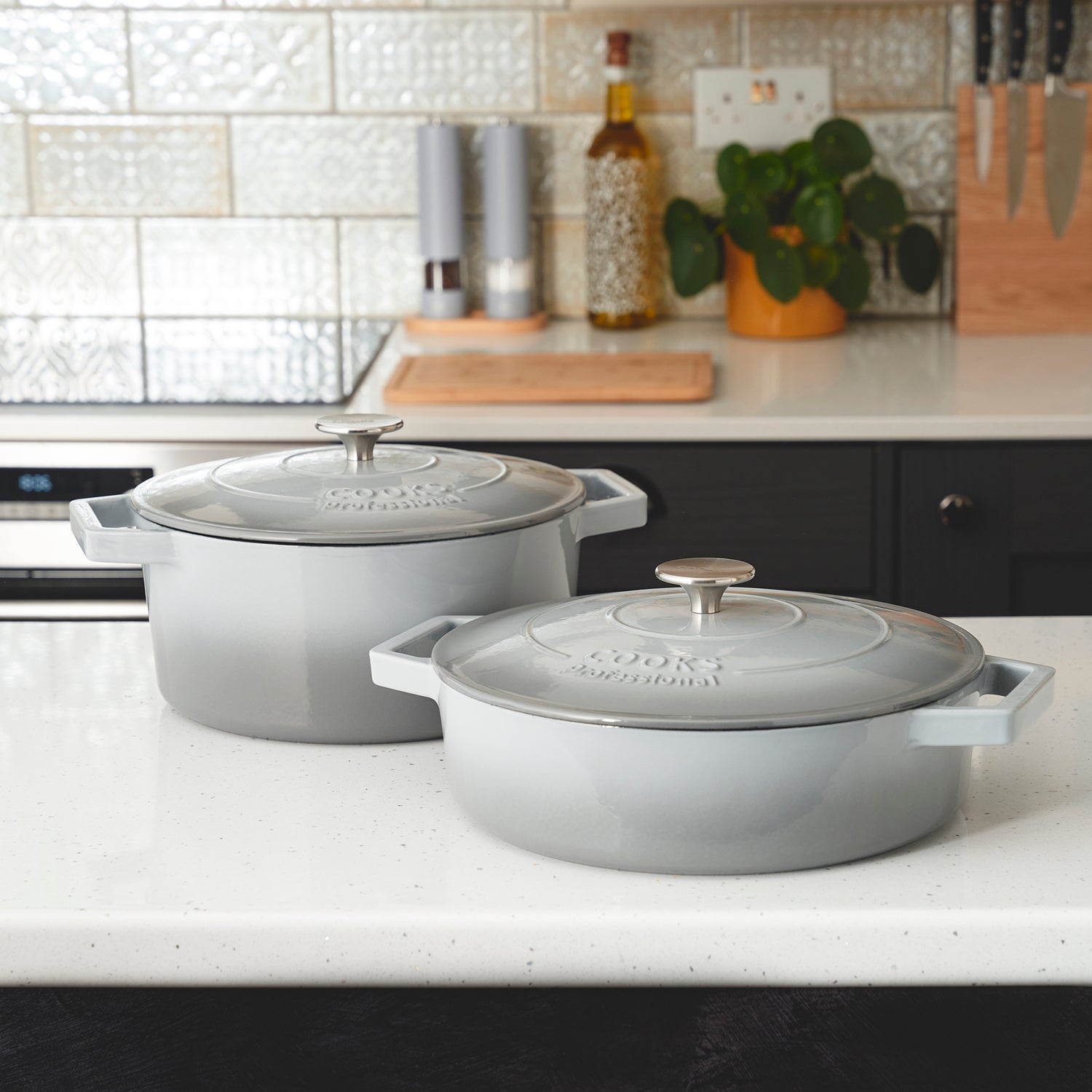 Cooks Professional Set of 2 Cast Iron Casserole | 26cm and 28cm | Graduated Grey