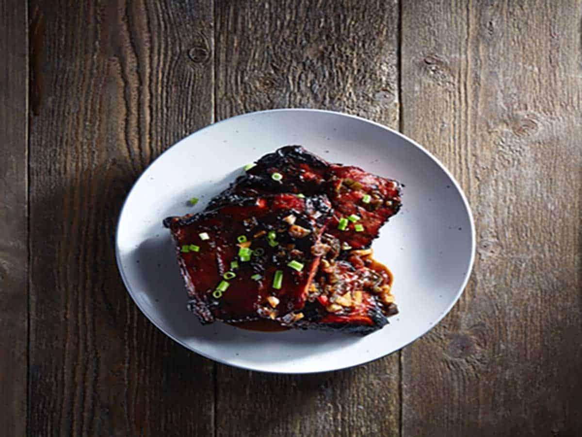 Sizzling Spare Ribs with BBQ Sauce