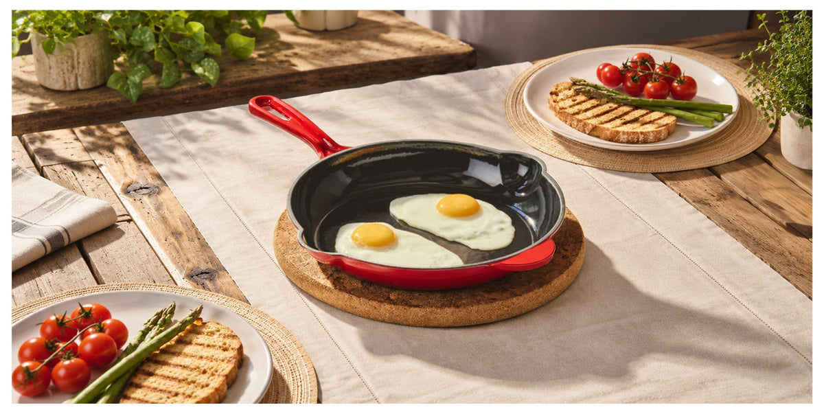 Enamelled vs Pre-Seasoned Cast Iron: Which is Best?