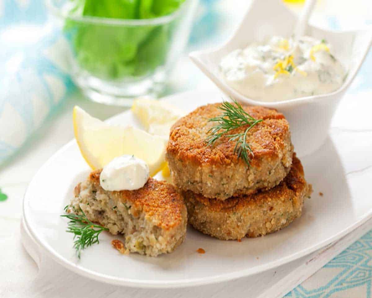 Fish Cakes with Tartar Sauce