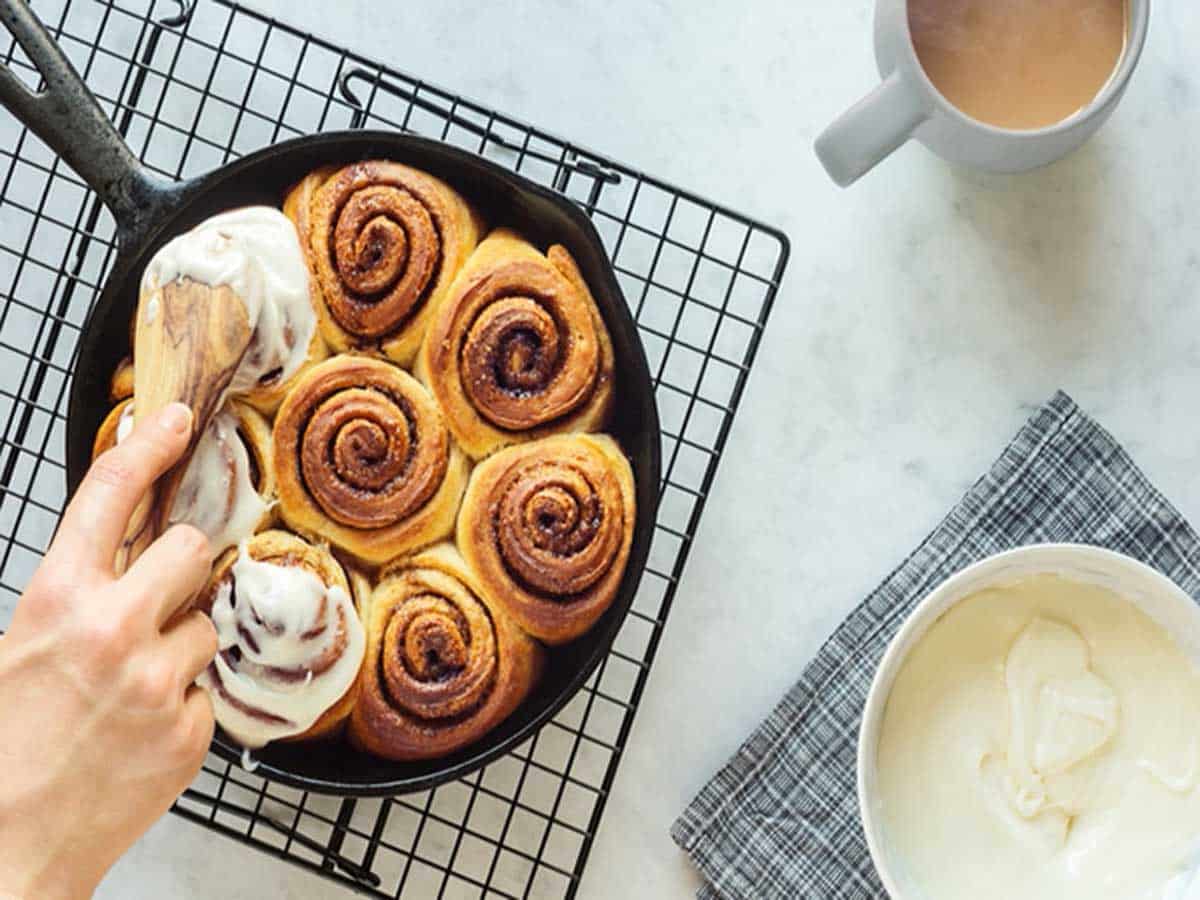 Cinnamon Roll Tear & Share
