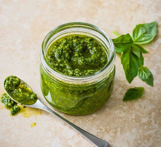 Classic pesto