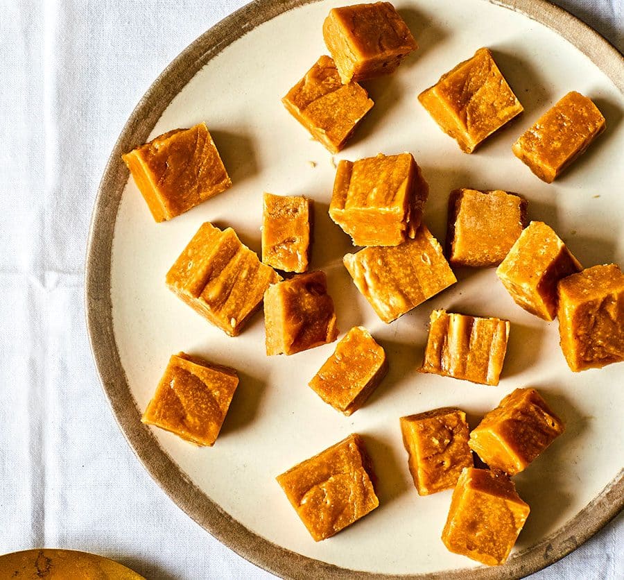 Slow cooker clotted cream fudge