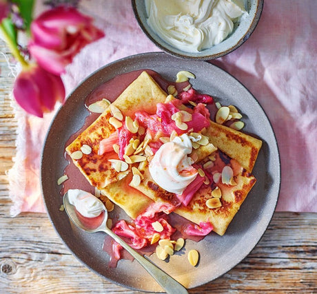 Spelt pancakes with rhubarb