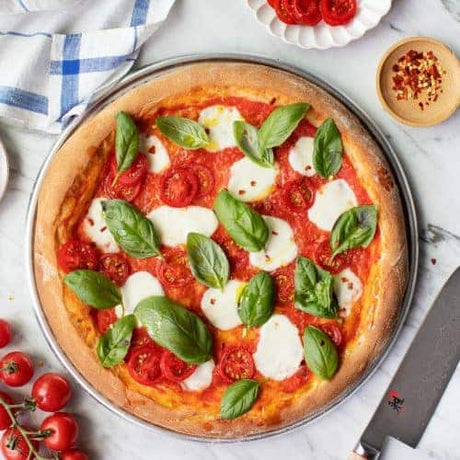 Mozzarella and Basil Pizza