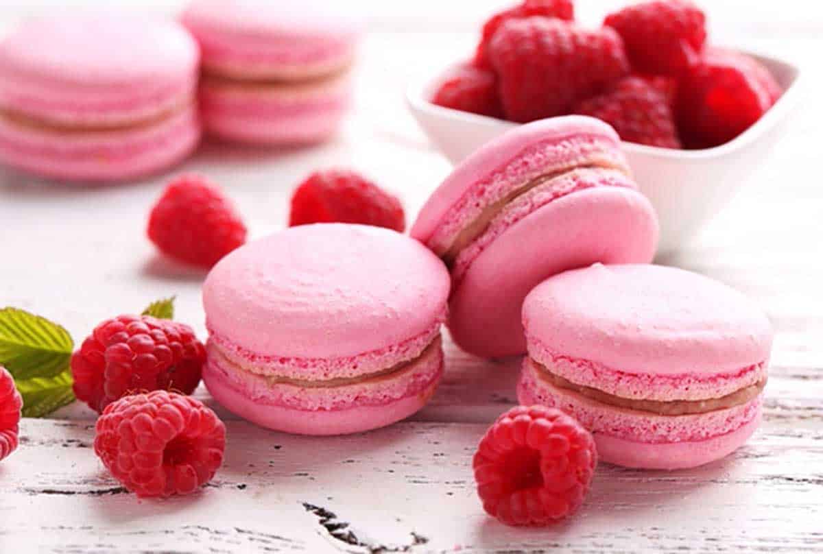 Raspberry Macaroons