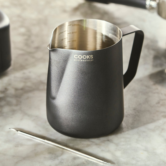 Cooks Professional Stainless Steel 600ml Milk Steaming Jug | Black | Latte Art Pen Included